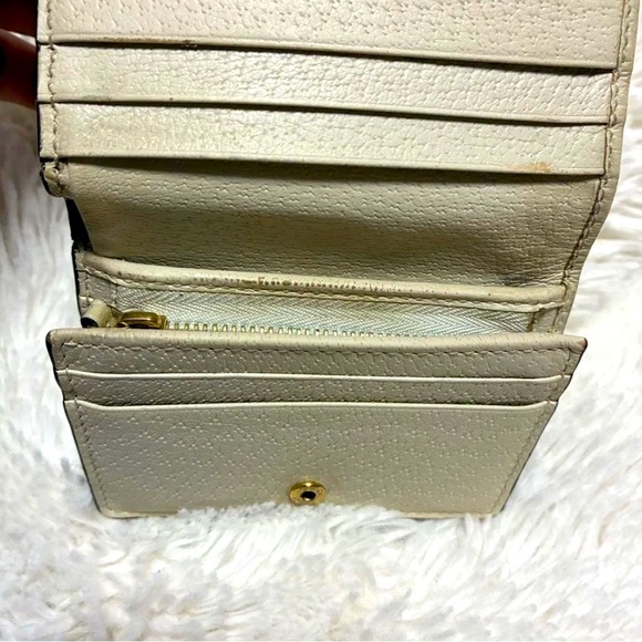 🔥GUCCI Fruit Bi Fold Wallet GG
Marmont Cherry Strawberry - Picture 10 of 16